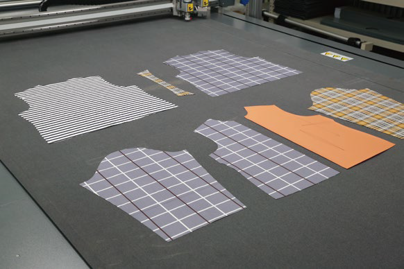 Stripe and Plaid Matching Cutting Machine