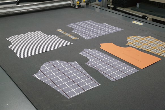 Stripe and Plaid Matching Cutting Machine